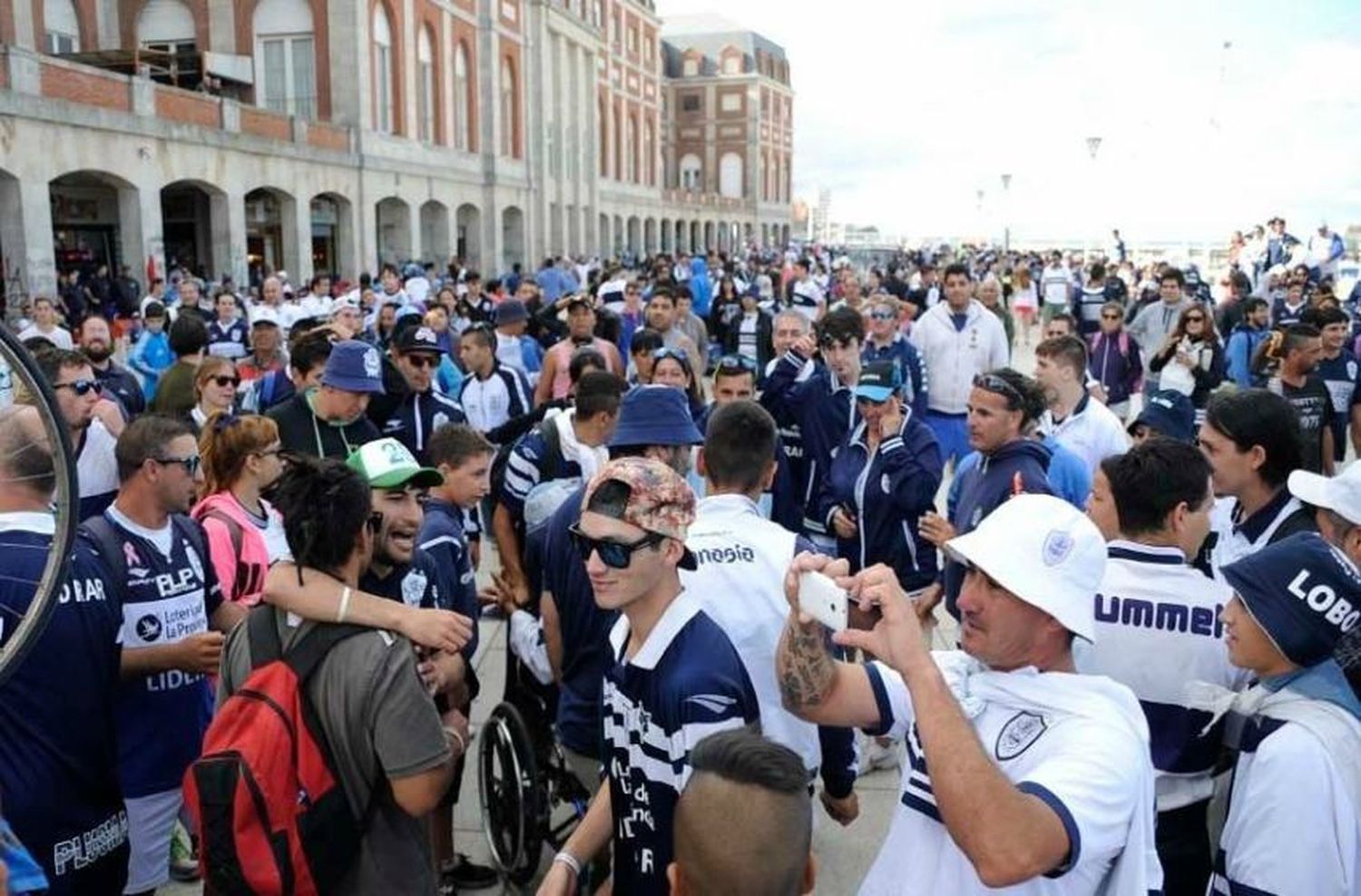 Aprevide evitó un banderazo en la Bristol de la hinchada de Gimnasia