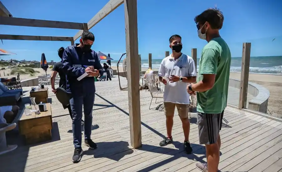 Verano en la Provincia: Pinamar duplica inspectores para controlar cumplimiento de protocolos COVID