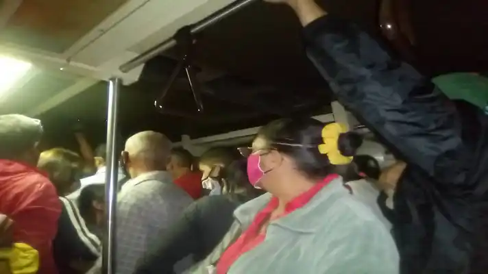 ¡PELIGRO! PRESUNTO DESCARRILAMIENTO en el Metro de Caracas genera pánico entre los usuarios (+Video)