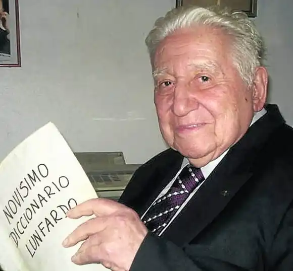 Recordando a José Gobello, símbolo del lunfardo y el tango