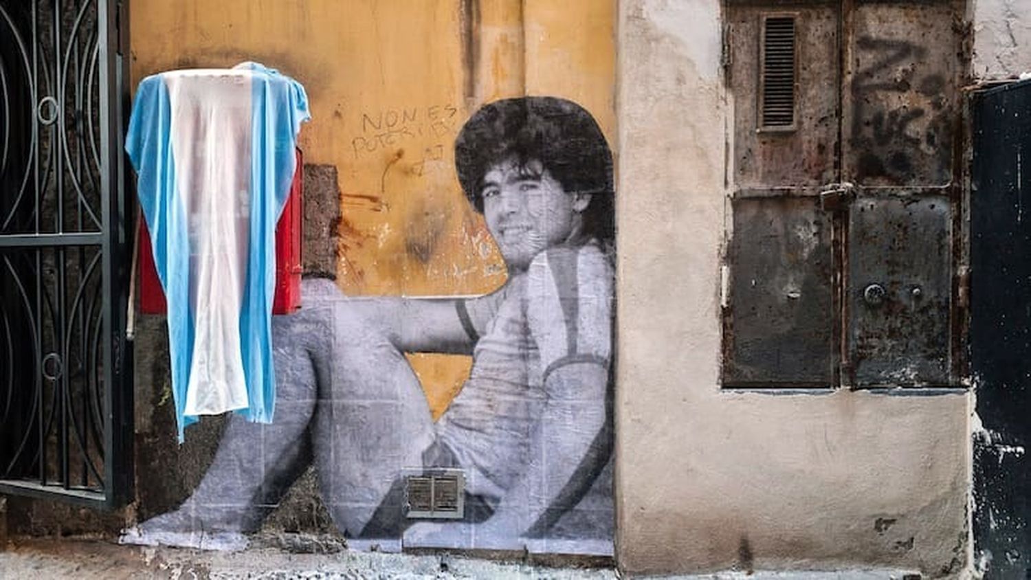 Un mural, taller y show artístico para recordar a Diego Maradona