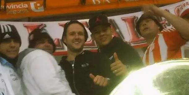 Escracharon a Marcos Rojo en la tribuna con la barra de Estudiantes