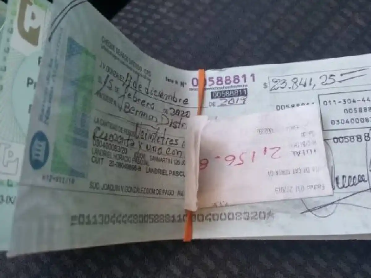 Rafaela: devolvió 2 millones de pesos y le regalaron una pala