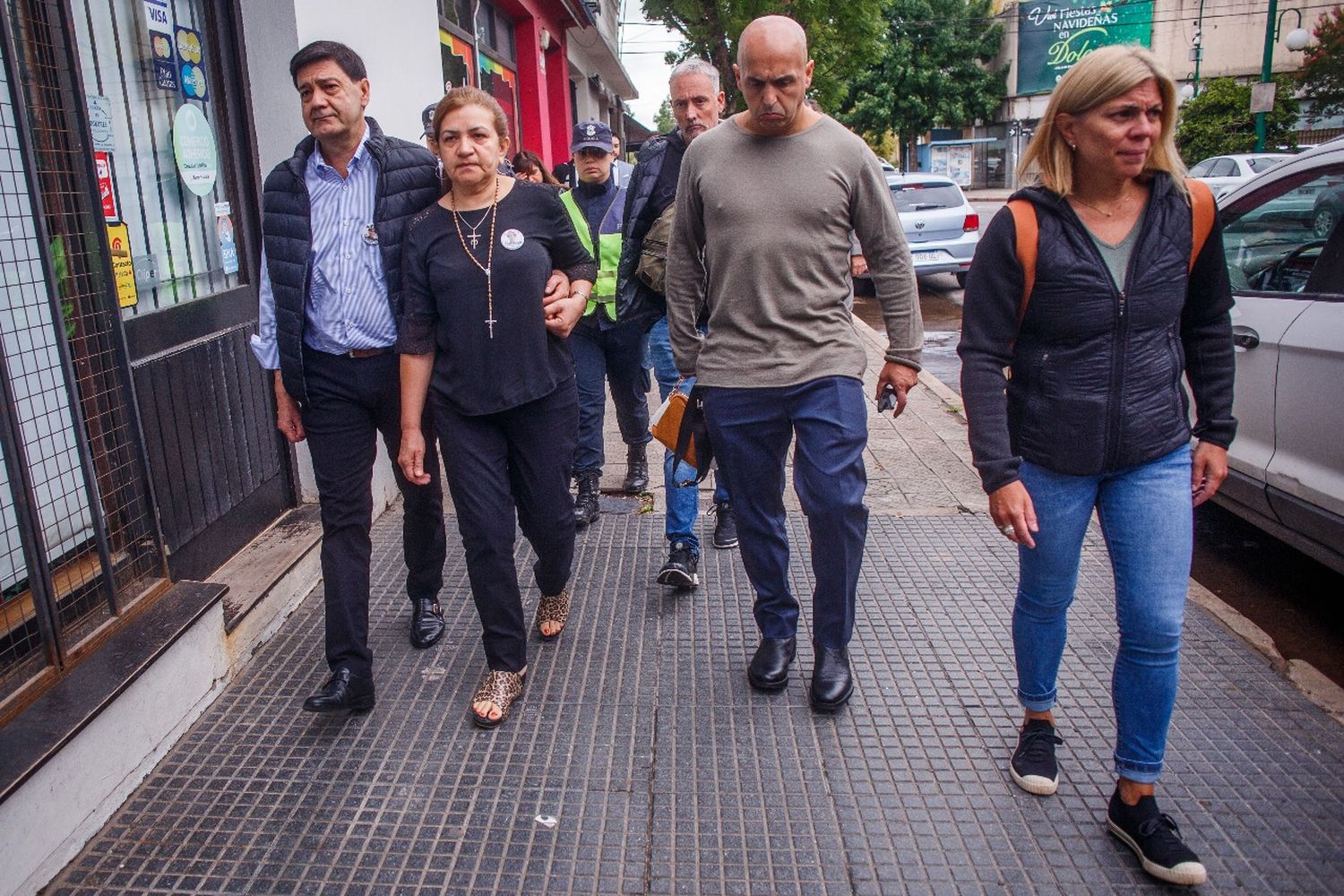 "Mi hijo está en un ataúd y eso es como una cadena perpetua", dijo la mamá de Fernando desde los tribunales de Dolores