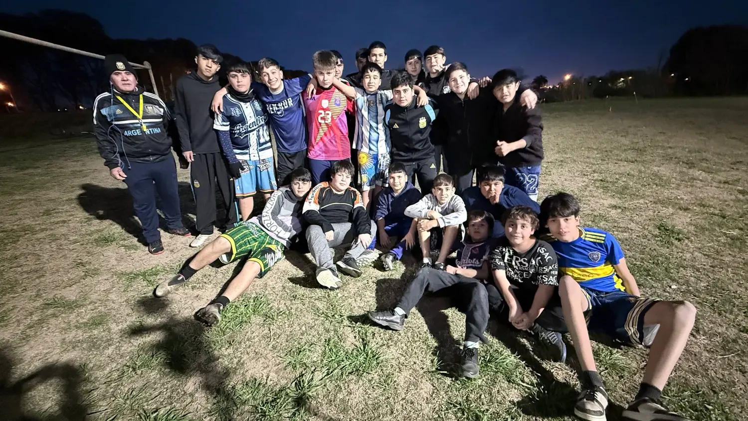 “Día a día se van sumando chicos y hay mucho compañerismo”: Escuelita de fútbol de Villa del Parque