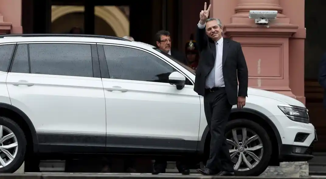 Fernández asumirá sus atributos con bandas en vivo y sin vallas en Casa Rosada