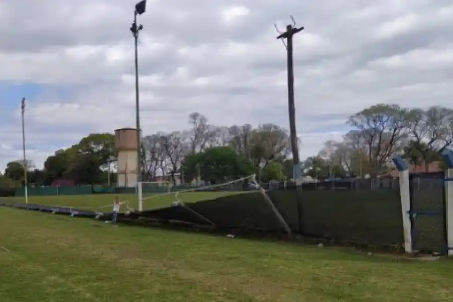 El predio de Peñarol sufrió de destrozos por los fuertes vientos de la tormenta