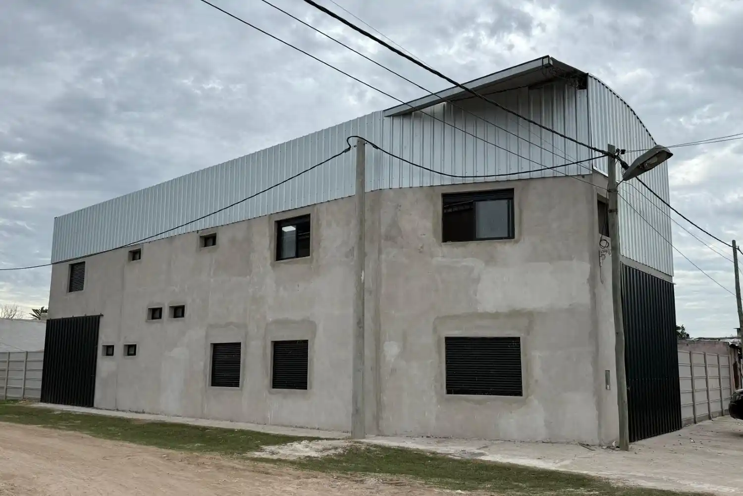 Nuevo cuartel cercano a la finalización de su construcción-