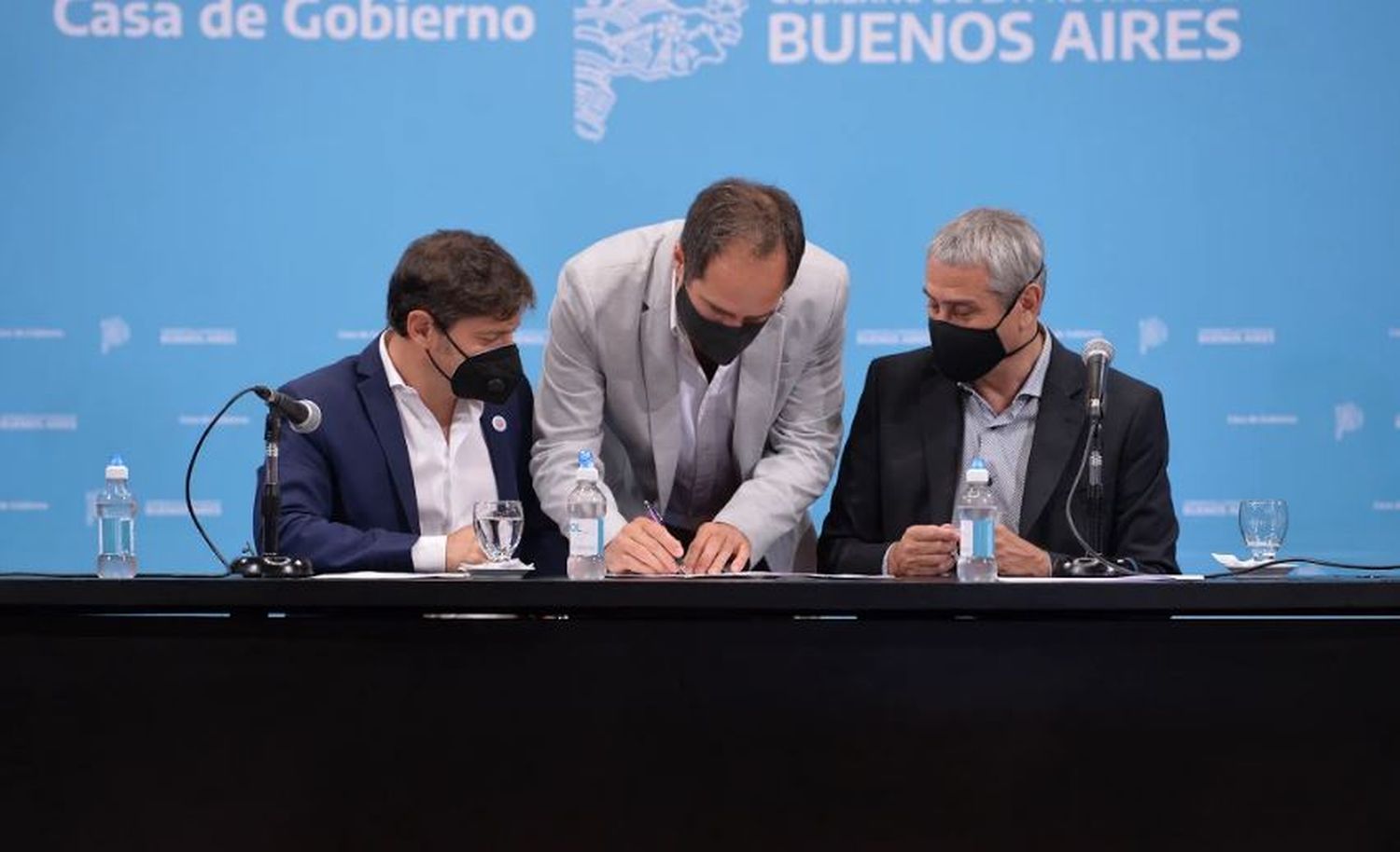 Viviendas: Kicillof y Ferraresi suscribieron convenios con intendentes de la Provincia