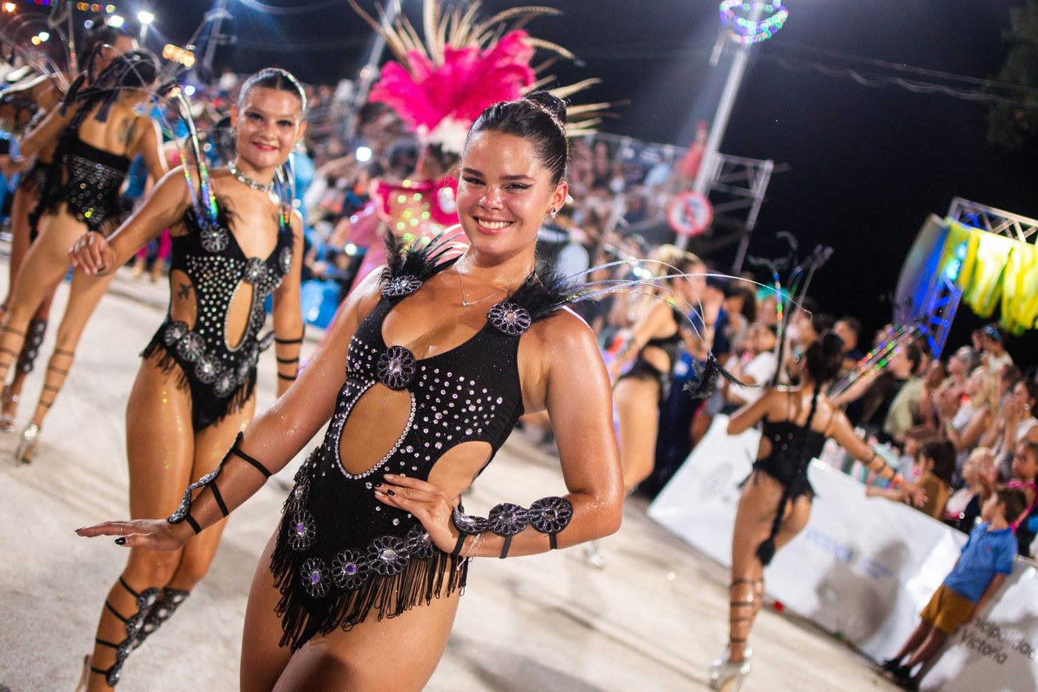 Victoria celebró con esplendor la tercera noche de carnaval "¡Oh, Capitalísima!"