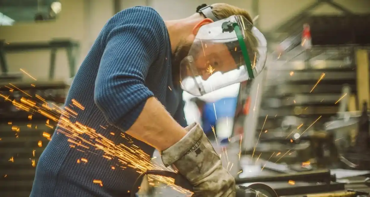 Con programas de inserción laboral y capacitación, se crearon 38.000 empleos privados en la gestión de Perotti