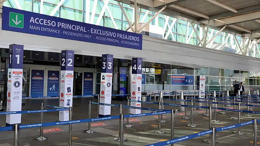 Sólo podrán ingresar a la Argentina por vía aérea un máximo de 600 pasajeros diarios