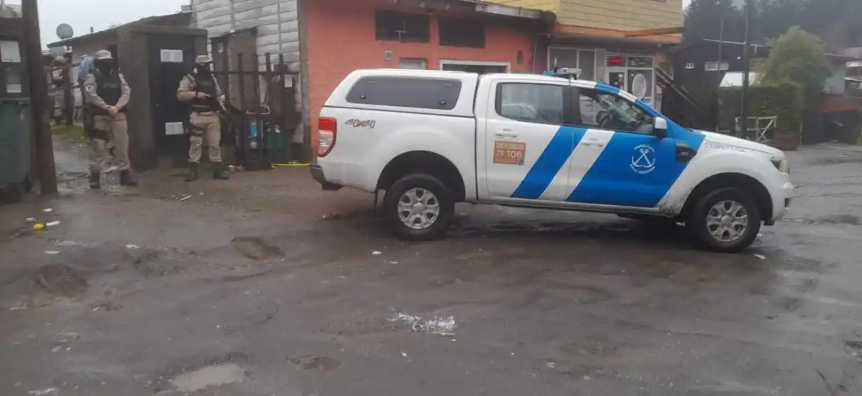 Villa La Angostura: Prefectura secuestró marihuana, armas y una máquina de contar billetes