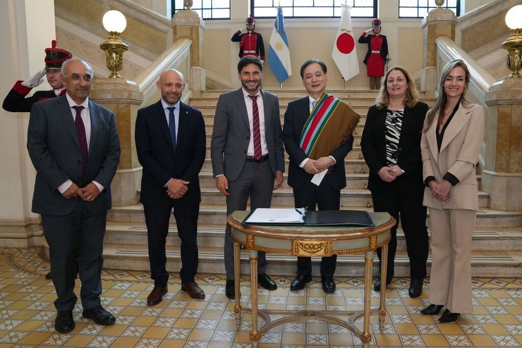 Pullaro recibió al embajador de Japón