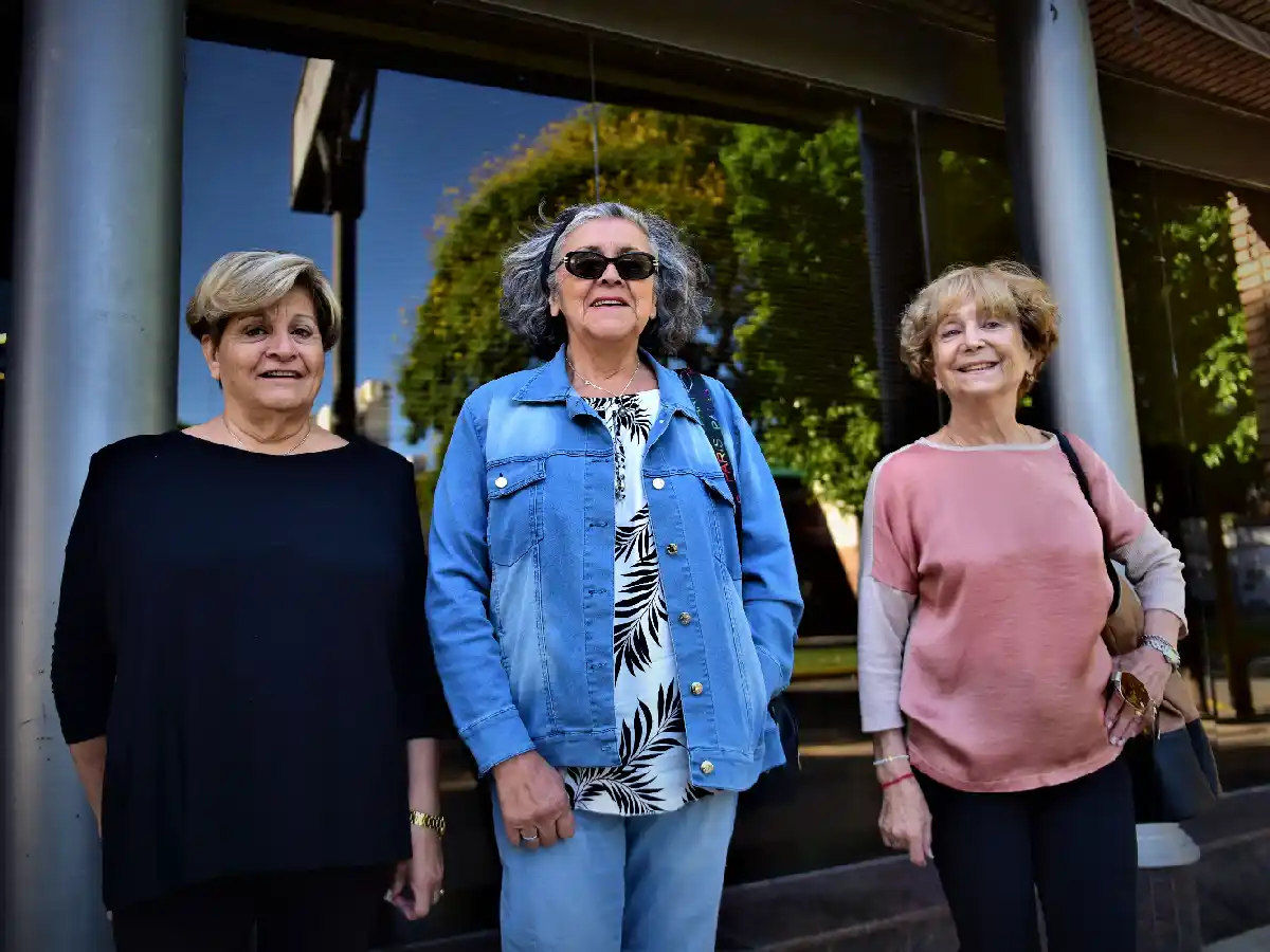 “Siempre hay tiempo”:  la historia de un grupo de amigas que disfrutan de la música