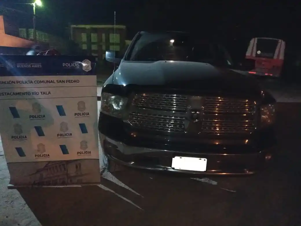 En persecución hasta Baradero, interceptaron a un joven que hacía maniobras peligrosas en camioneta