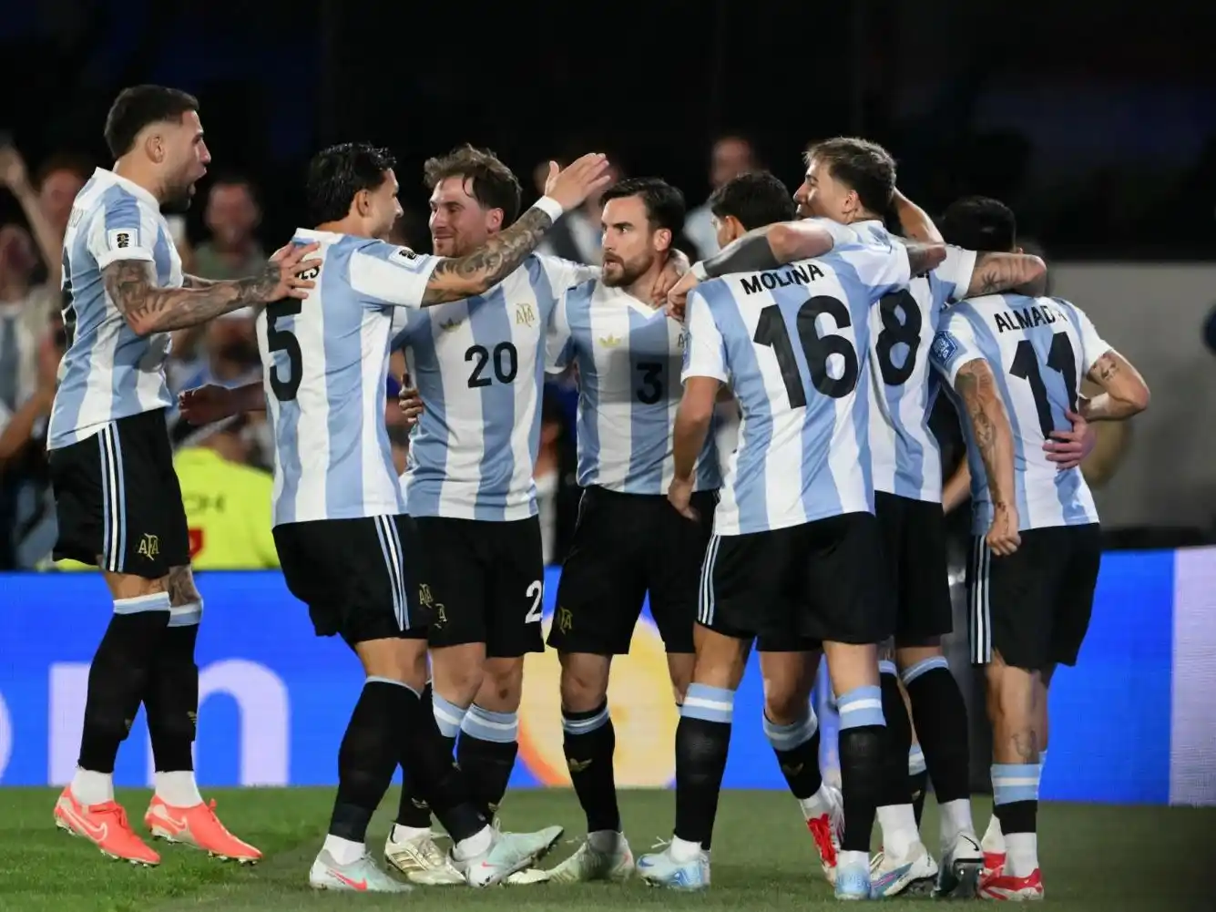 Argentina mostró su mejor versión: bailó a Brasil y lo goleó por 4 a 1