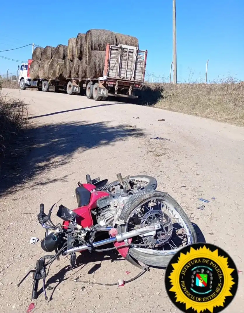 Un motociclista resultó herido tras colisionar con un camión en un camino rural de Estación Puiggari