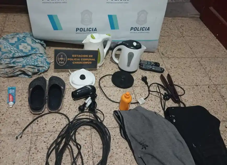 Hallazgo de varios artículos en un terreno baldío de Chascomús: Autoridades buscan a la potencial víctima