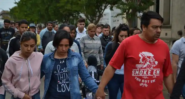 Hubo marcha por Javier Vega y la Justicia busca al agresor
