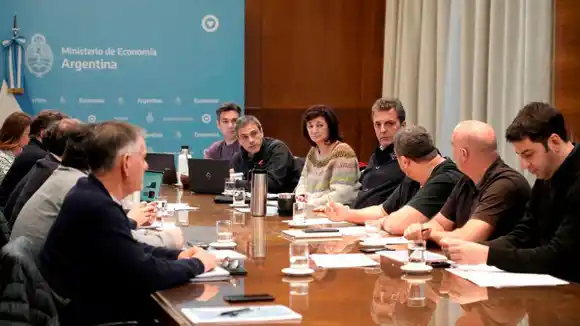 Reunión clave en Economía para tratar modificaciones  al impuesto a las ganancias