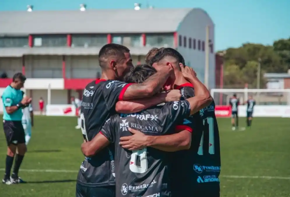Gran triunfo del León 3 a 2 sobre Independiente de Chivilcoy en el "Soltermam". Foto :Prensa 9 de Julio