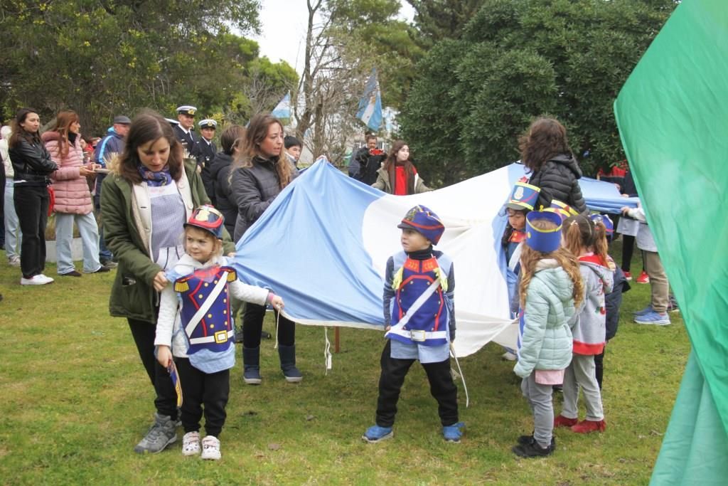 Hermoso homenaje a San Martín en Claromecó