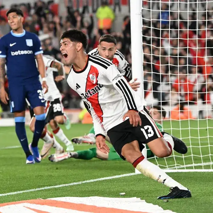 Gol de River en el Monumental