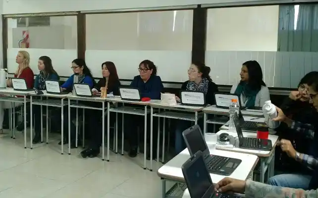 Docentes fueron capacitados en el uso del aula digital móvil
