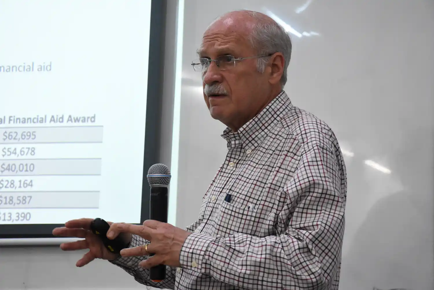 La UNL distinguirá con el Honoris Causa a Ignacio Grossmann