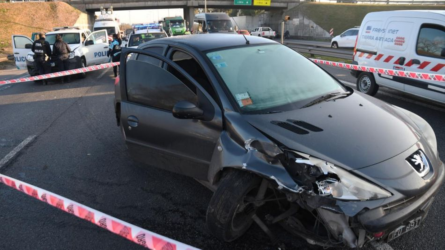 Otra persecución en la Panamericana terminó con tiroteo, choque, heridos y detenidos