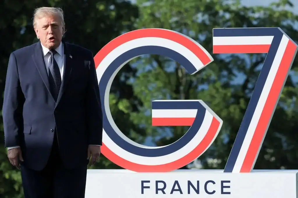 Trump llegó a Francia para participar de la cumbre del G7 en medio de una nueva tensión comercial.
