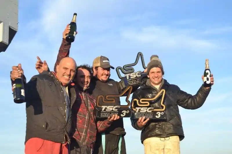 FOTO DANIEL ERREGUERENA El podio de titulares.