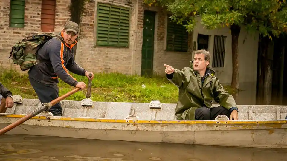 Piaggio recorrió las zonas afectadas por la creciente