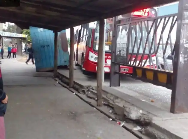 Apuñalan a un chofer de la línea 178 en Bernal: Por el paro hay problemas para viajar en Florencio Varela y Quilmes