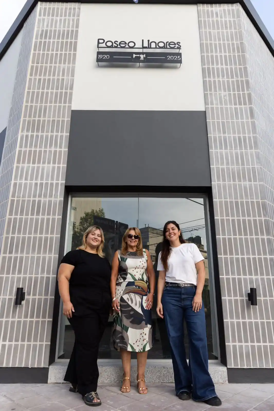 Paseo Linares locales