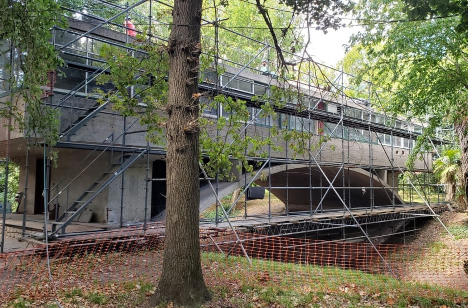 Katopodis recorrió las obras de restauración de la emblemática Casa del Puente