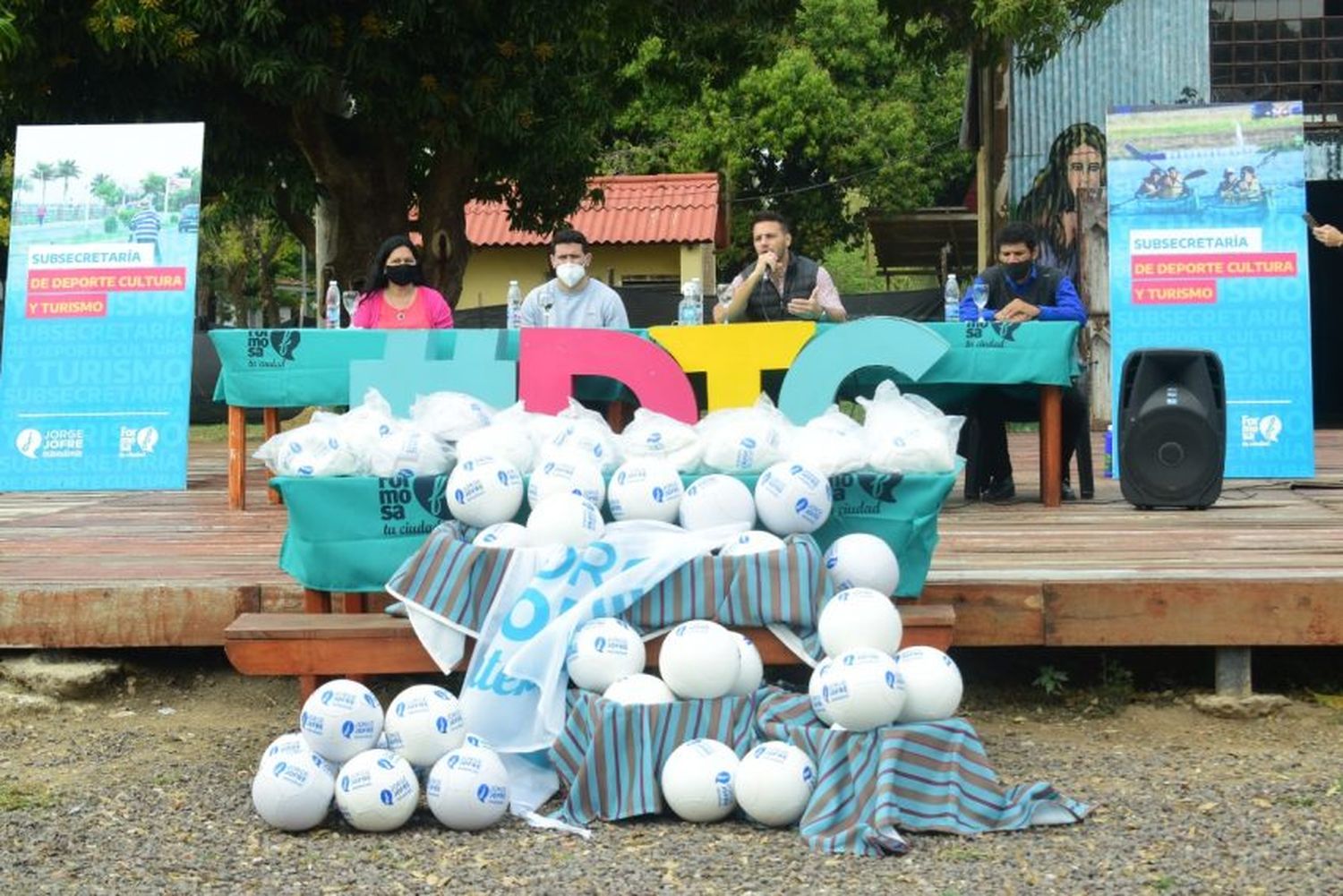 Entregaron elementos deportivos a dirigentes de la Unión de Escuelas de Fútbol Infantil