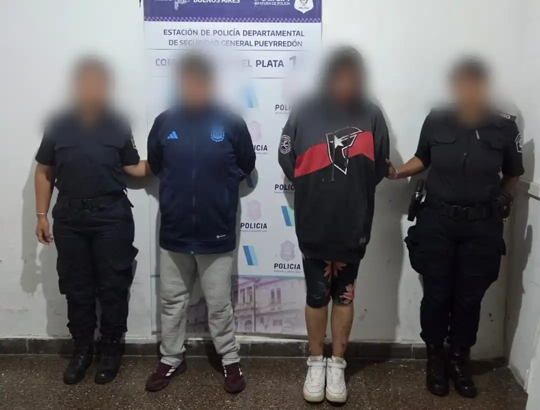 Las mujeres llevaban puesto su botín al momento de ser detenidas.