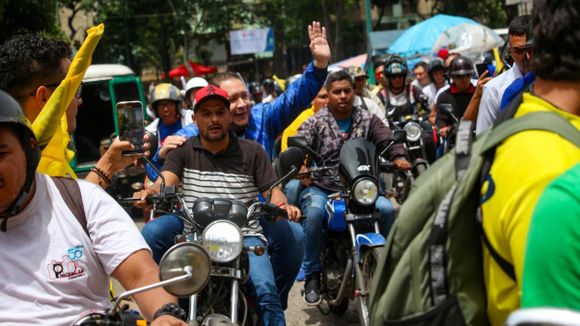 José Brito desde El Valle: Gloria al bravo pueblo. Hoy Caracas venció el miedo al cambio