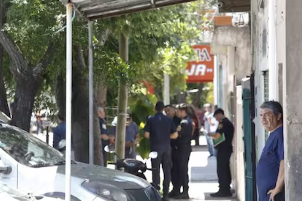 Balearon a la hija de un custodio de Patricia Bullrich durante un intento de robo en Lomas de Zamora.