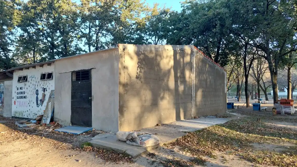La obra de la guardería para botes en el Paseo Público está casi terminada, aunque nunca pasó por el Concejo
