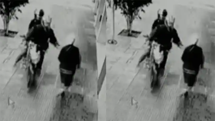 Tiraron al piso a una jubilada para robarle la cartera