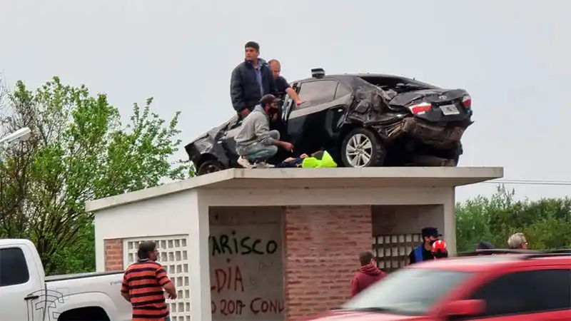 Habló el bombero que rescató al conductor: ¿Qué recordaba del impacto?