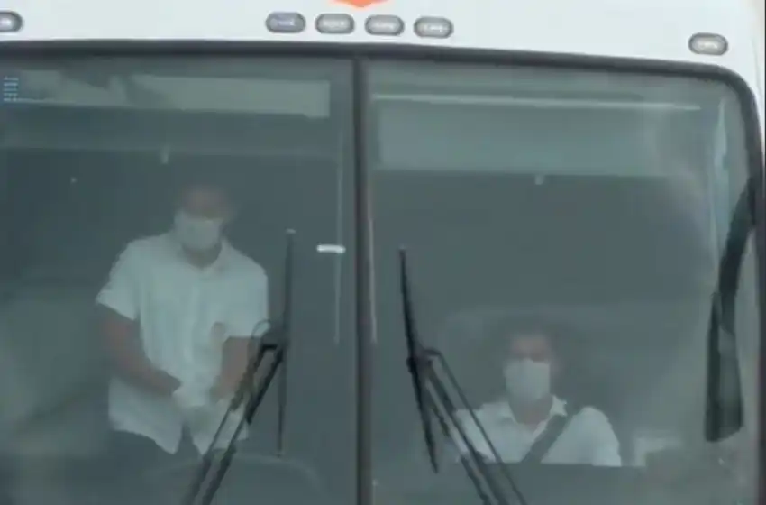 Choferes de colectivos circularán con barbijos y guantes de látex