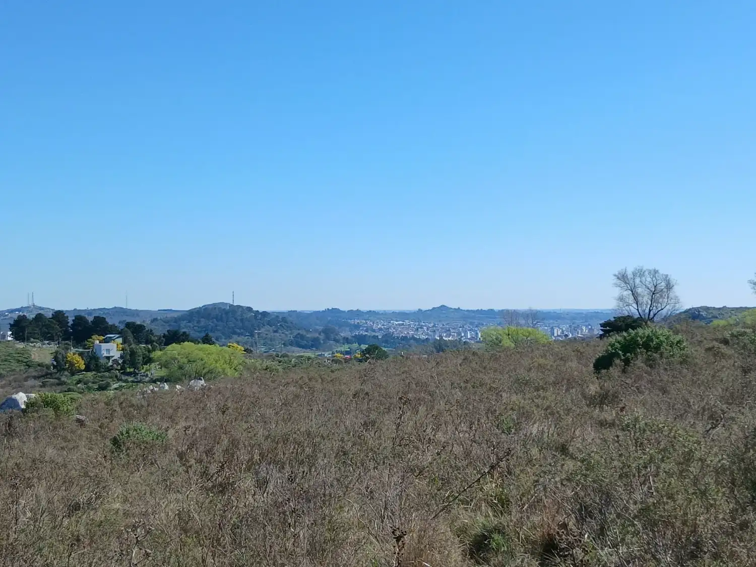 El hueco del silencio en Tandil: el sendero que muestra la ciudad como nunca antes