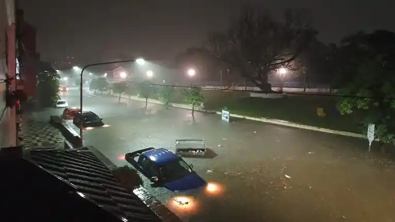 Impresionante temporal en San Miguel de Tucumán