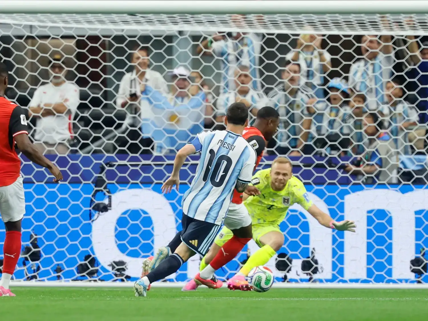 Con doblete de Messi, Argentina venció 2 a 0 a Austria y selló su pase a los 16avos de final