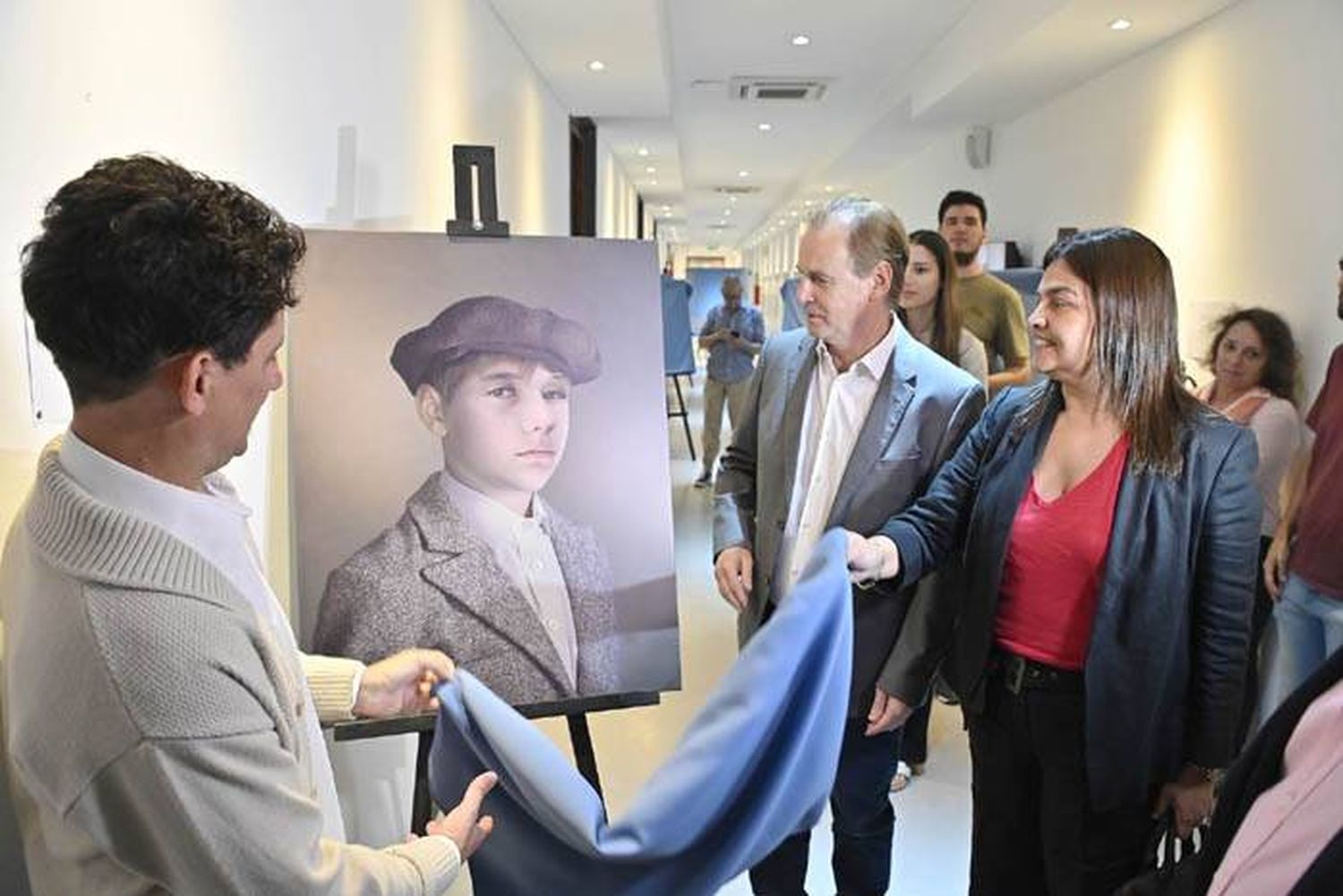 Bordet inauguró una muestra reconstructiva de la imagen de Urquiza