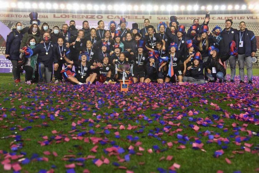 Vargas y Romero festejan el campeonato con San Lorenzo